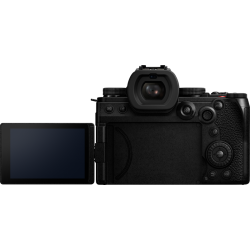 Panasonic Lumix S5M2X body