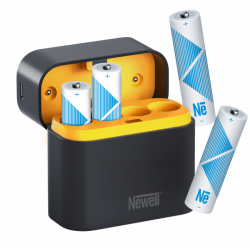 Ładowarka 4-kanałowa Newell do akumulatorów Li-ion + 4 akumulatory Li-ion AA 2200 mAh