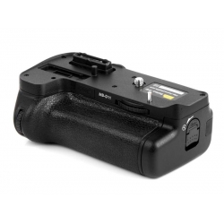 Pixel D11 Battery Grip for Nikon D7000
